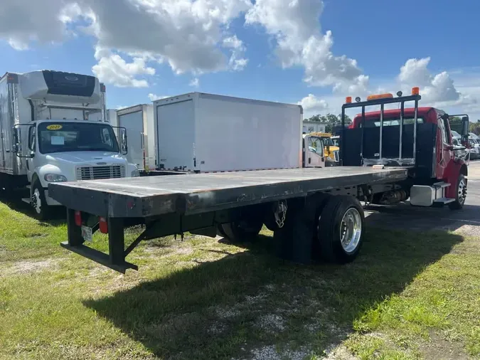2018 FREIGHTLINER M2 106