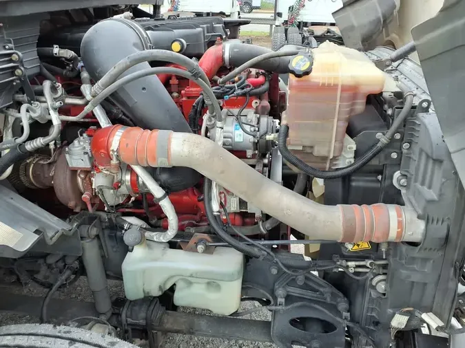 2019 NAVISTAR INTERNATIONAL LT625 SLPR CAB