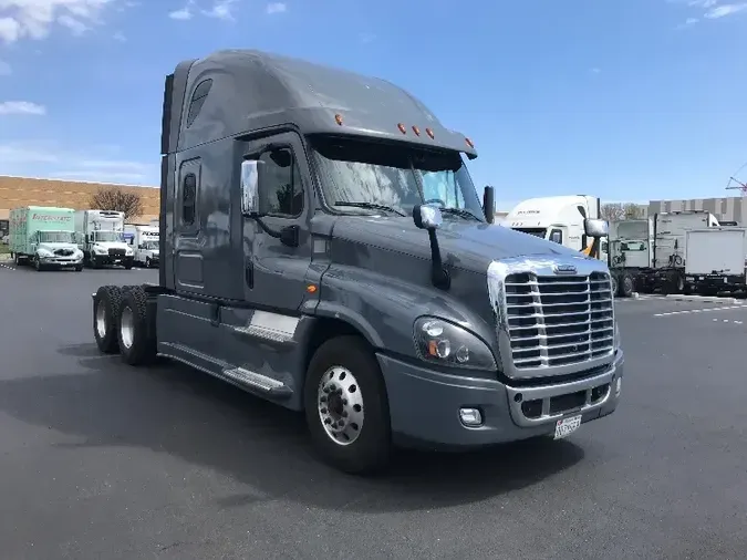 2018 Freightliner X12564ST63bd767630960c5772a9a310c5bf3f4e