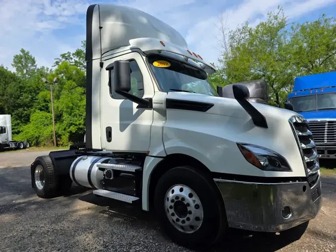2019 FREIGHTLINER NEW CASCADIA 126