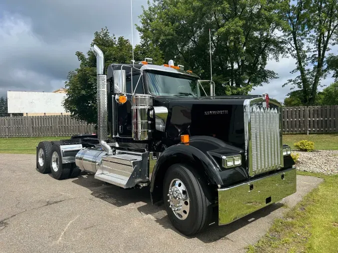2026 Kenworth W900L