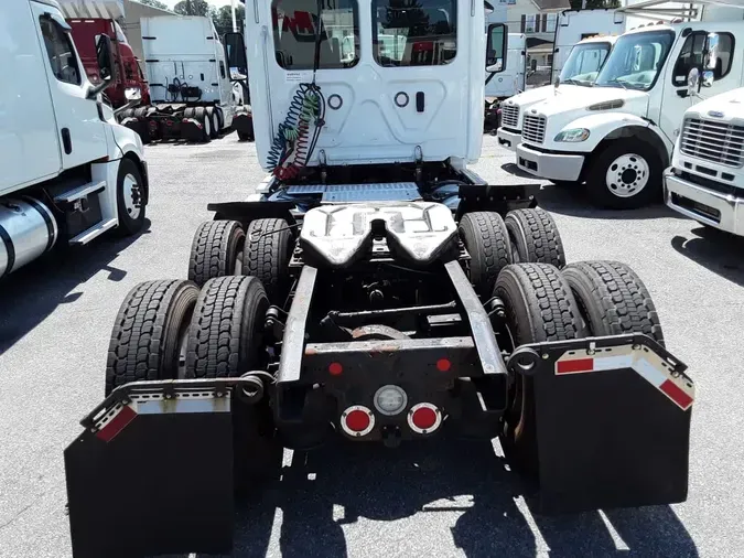 2018 FREIGHTLINER CASCADIA 12563c554d68905382858ad68bbd4a24d1a