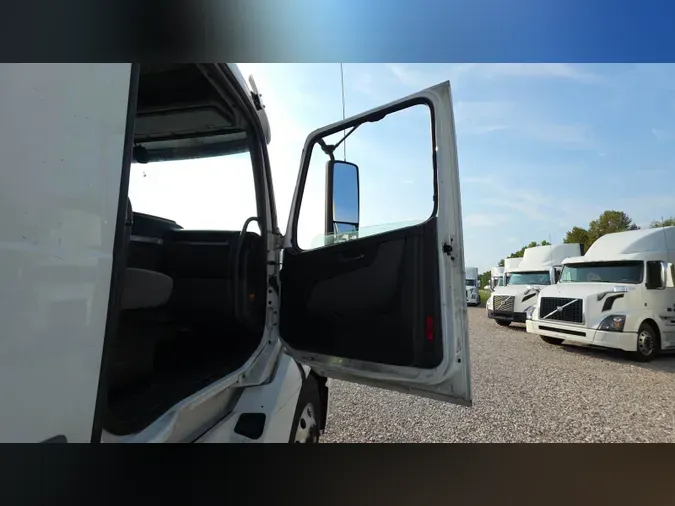 2019 Volvo VNL300