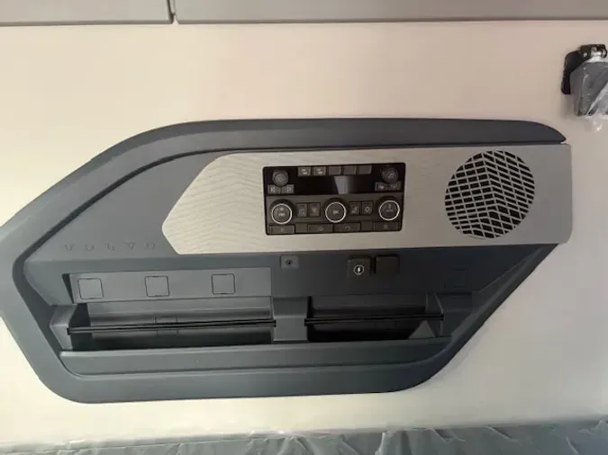 2026 VOLVO TRUCK VNL64TV04