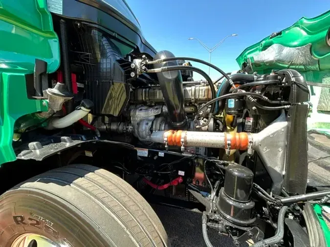 2021 FREIGHTLINER CA126