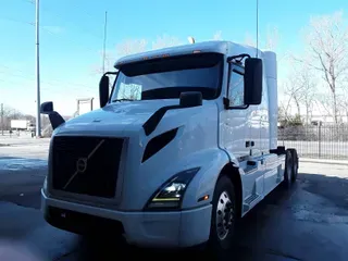 2019 VOLVO VNR64T-640