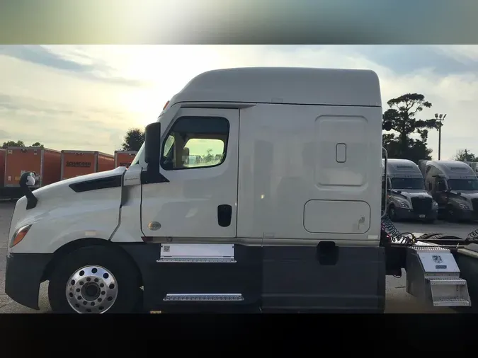 2022 Freightliner Cascadia 126