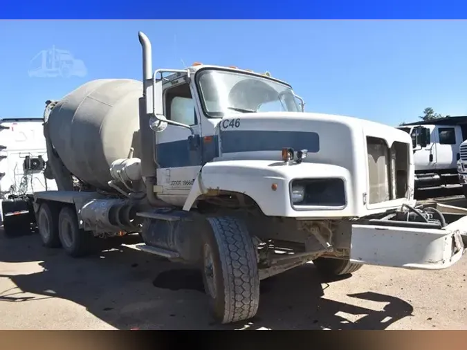 2003 INTERNATIONAL PAYSTAR 5600