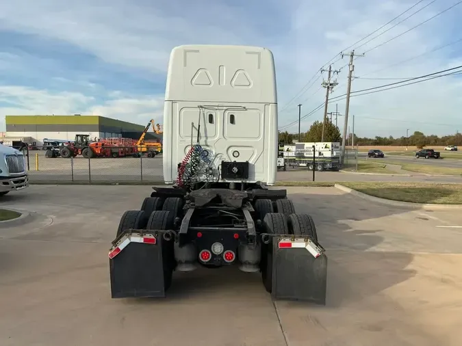 2020 FREIGHTLINER/MERCEDES CASCADIA 125