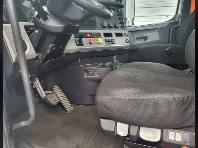 2019 FREIGHTLINER NEW CASCADIA 116
