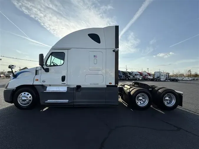 2017 FREIGHTLINER CASCADIA EVOLUTION