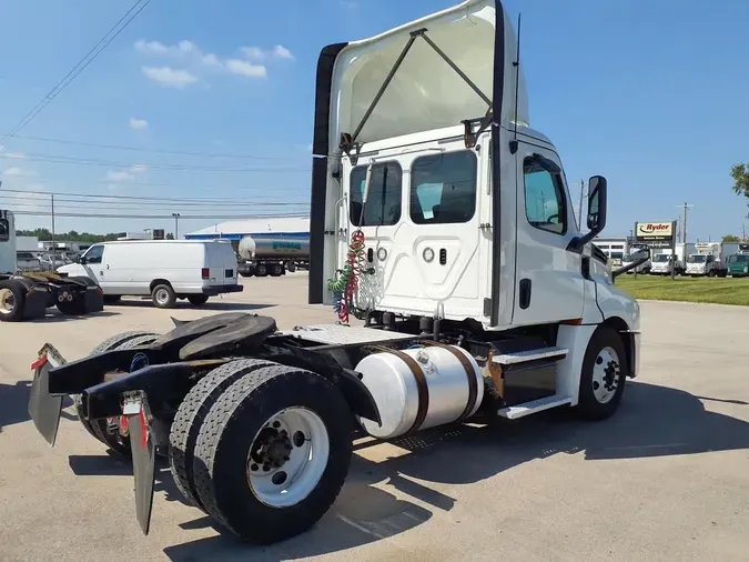 2019 FREIGHTLINER NEW CASCADIA 126