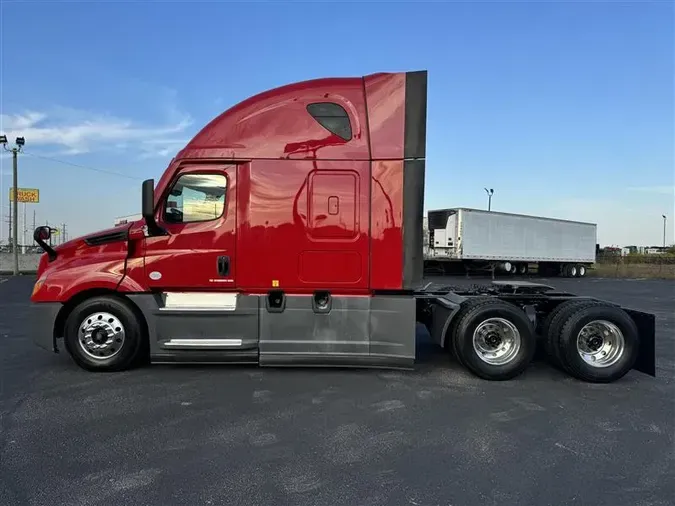 2021 FREIGHTLINER CA126