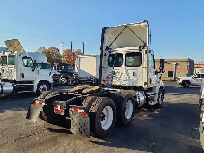 2019 FREIGHTLINER/MERCEDES CASCADIA 12563e0e5ea575c3adc5e3135ec4b089d07