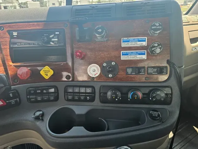 2019 FREIGHTLINER CASCADIA 125