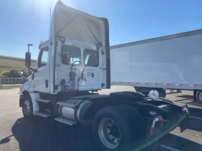 2019 FREIGHTLINER/MERCEDES NEW CASCADIA 126