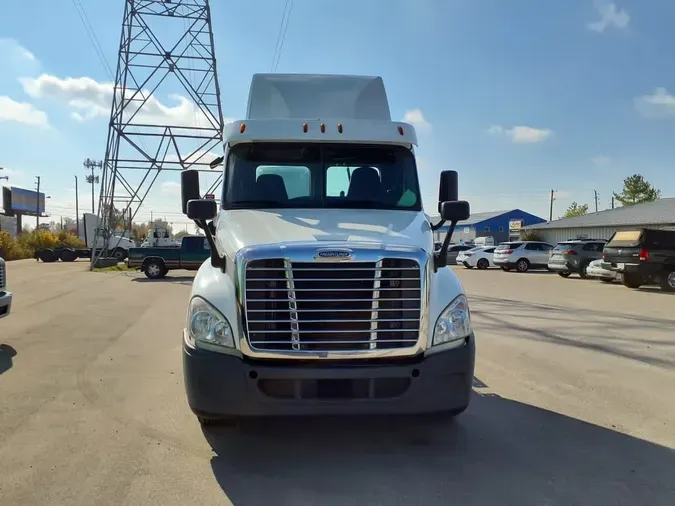 2019 FREIGHTLINER/MERCEDES CASCADIA 12563e33ec574495ae5d5369551e513c614