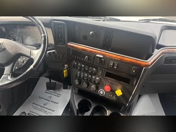 2021 INTERNATIONAL LT