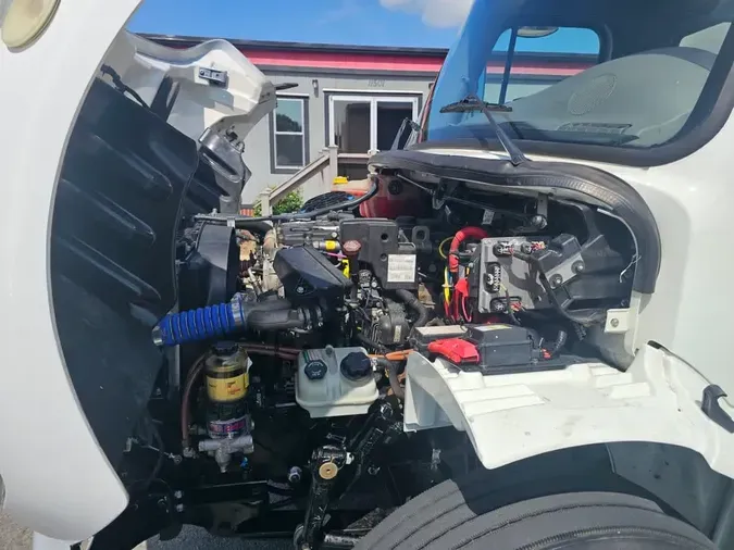 2020 FREIGHTLINER M2 106