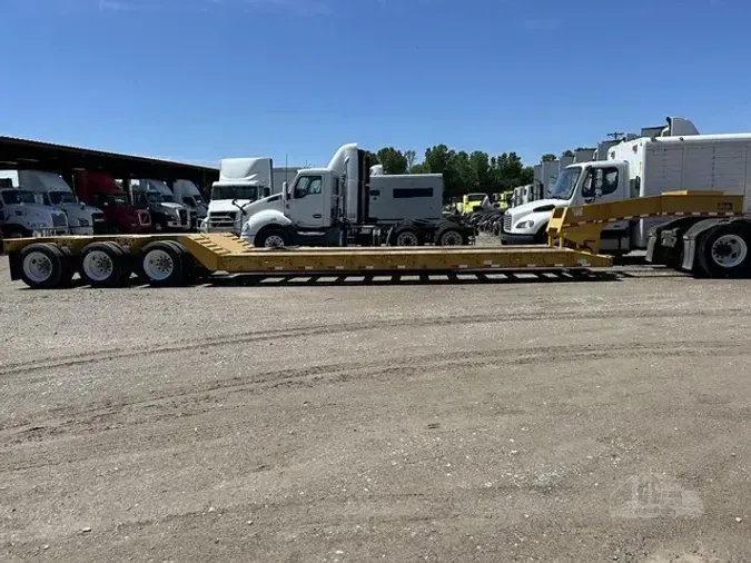 2025 WITZCO CHALLENGER RG-52 TON/ 23 FT WELL