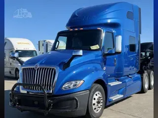 2022 INTERNATIONAL LT