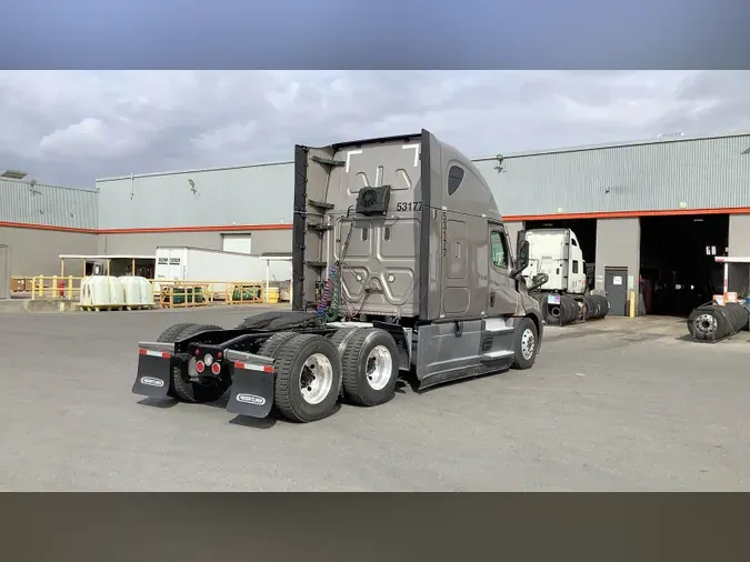 2022 Freightliner Cascadia 126