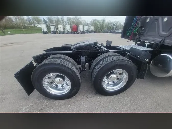 2019 FREIGHTLINER CA126