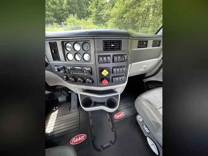 2022 Peterbilt 579