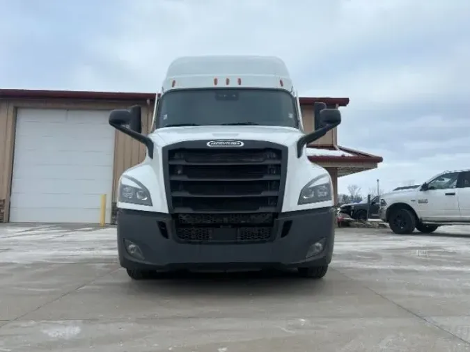 2022 Freightliner Cascadia 126