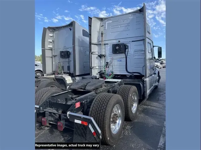 2022 VOLVO VNL860
