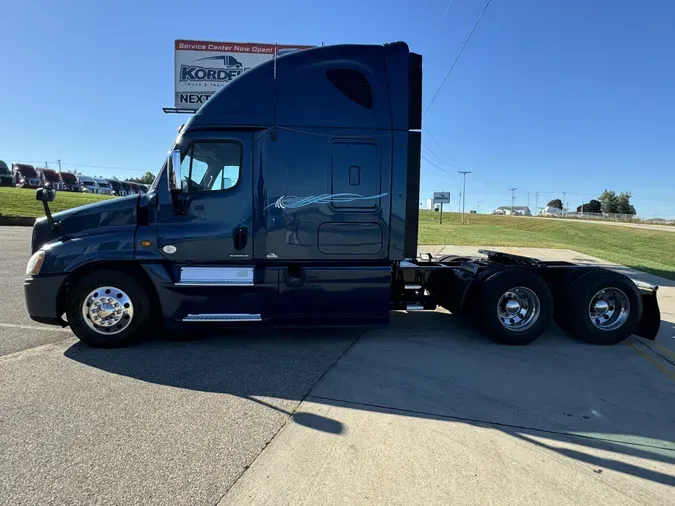 2013 FREIGHTLINER CASCADIA