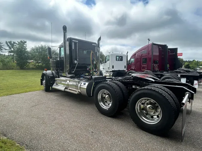 2026 Kenworth W900L