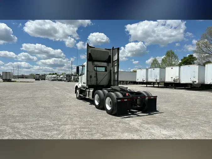 2016 Volvo VNL300