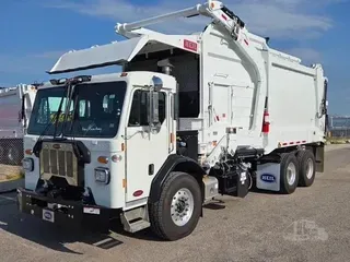 2025 PETERBILT 520