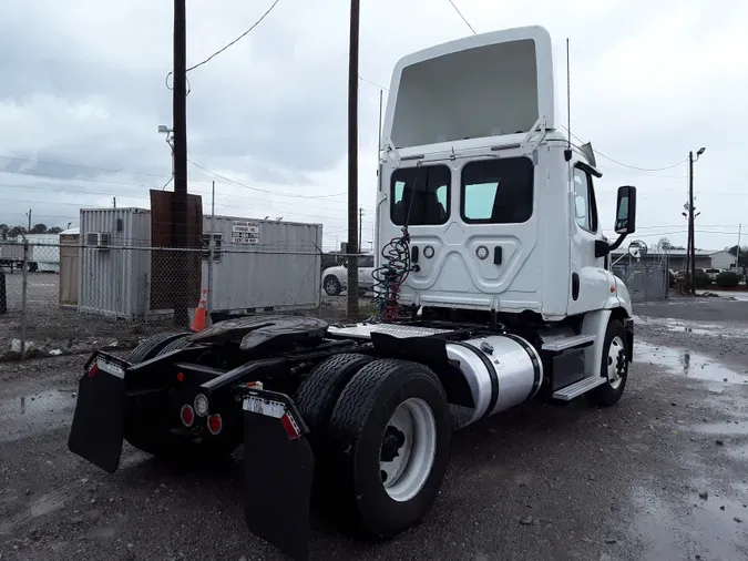 2018 FREIGHTLINER/MERCEDES CASCADIA 113