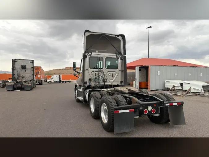 2020 Freightliner Cascadia 126640386b50e0f2d1a93393d61dbc2b065