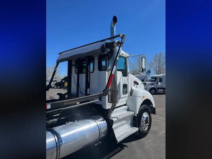 2015 Kenworth T4406403f0207742df239079222acdc073e4