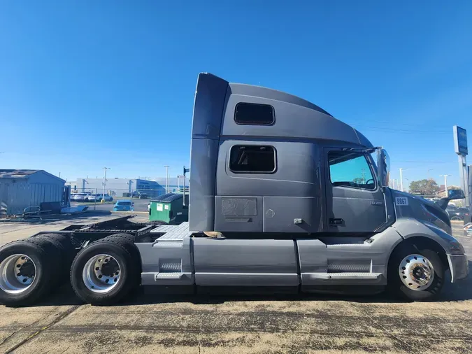 2022 VOLVO VNL64T860