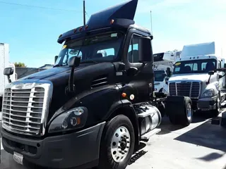 2017 FREIGHTLINER/MERCEDES CASCADIA 113