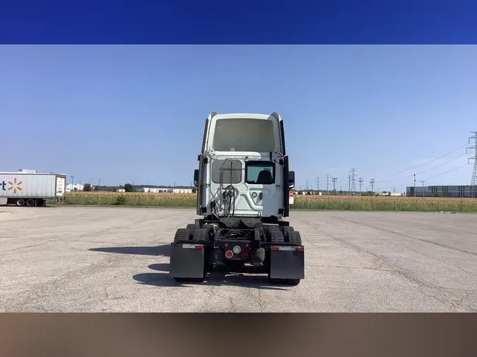 2020 Freightliner Cascadia 126