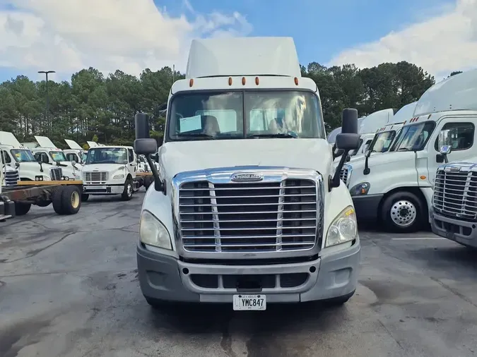 2019 FREIGHTLINER/MERCEDES CASCADIA 113