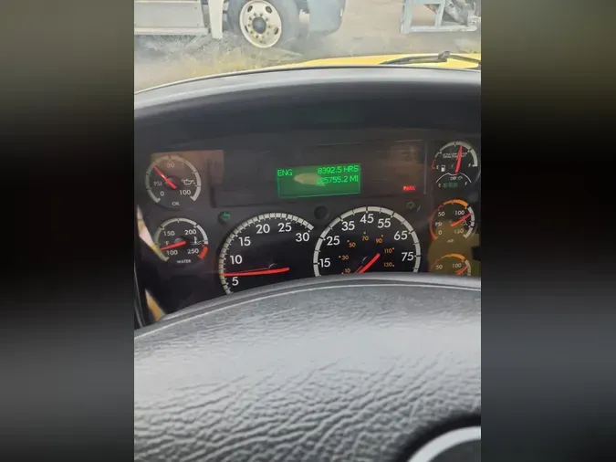 2016 FREIGHTLINER/MERCEDES M2 106