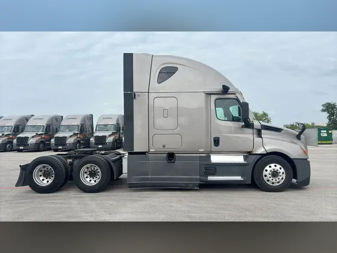2022 Freightliner Cascadia