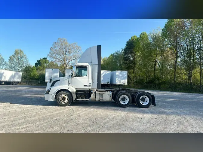 2016 Volvo VNL300