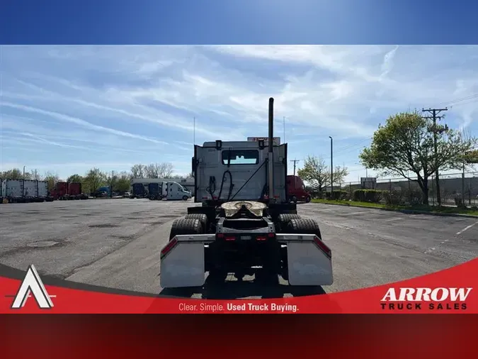 2023 VOLVO VNR64T300
