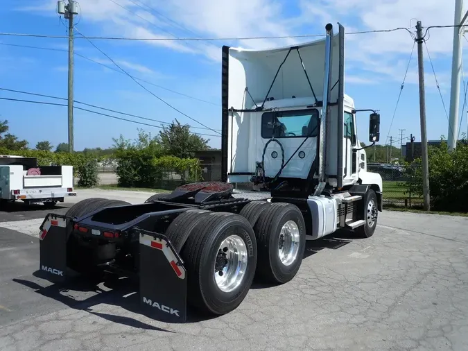 2026 MACK AN64T