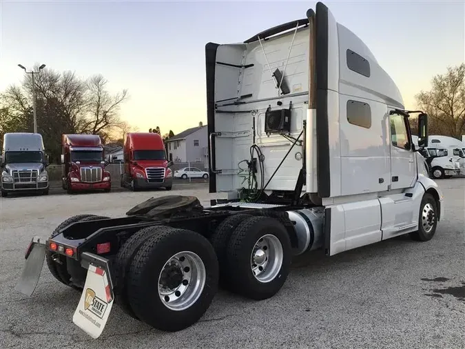 2021 VOLVO VNL64T760