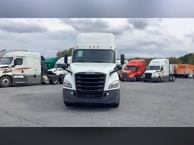 2022 Freightliner Cascadia 126