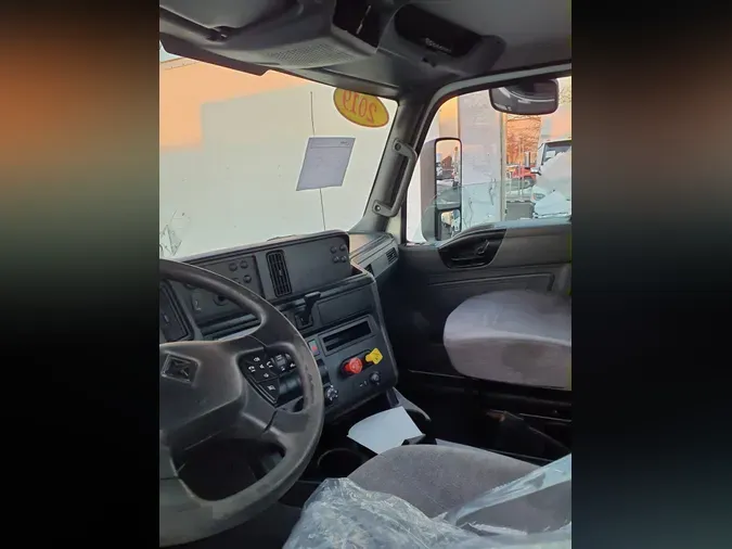 2019 NAVISTAR INTERNATIONAL LT625 DAYCAB T/A642445560bdd37e72dd3a1335ae46b42