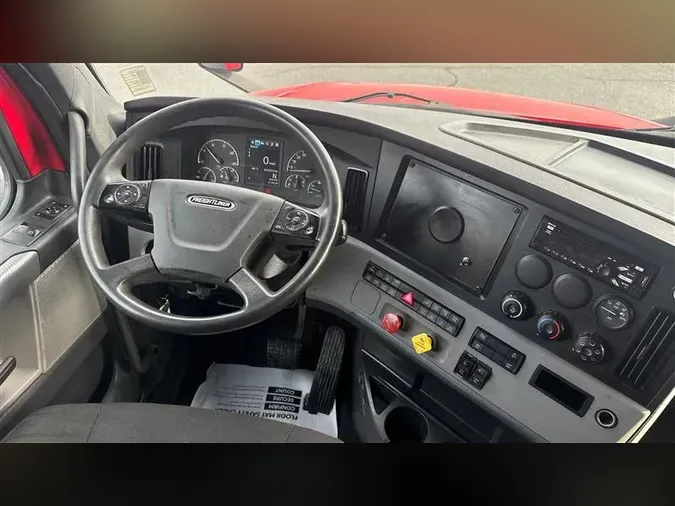 2022 FREIGHTLINER CA126